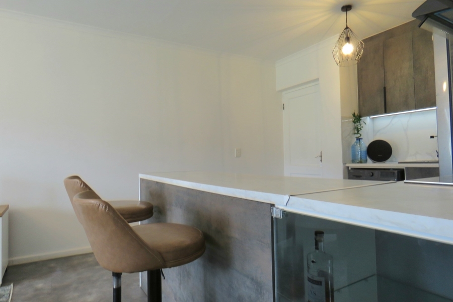 To Let 2 Bedroom Property for Rent in Gordons Bay Central Western Cape